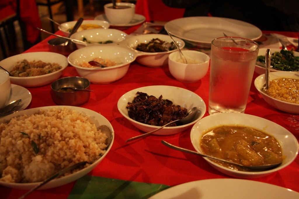 Köstliches Abendessen in Sri Lanka