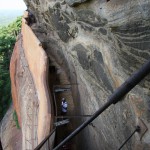Die steilen Stufen zum Aufstieg auf Sigiriya