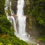 Wunderschöne Wasserfälle kann man beim Trekking in Sri Lanka entdecken